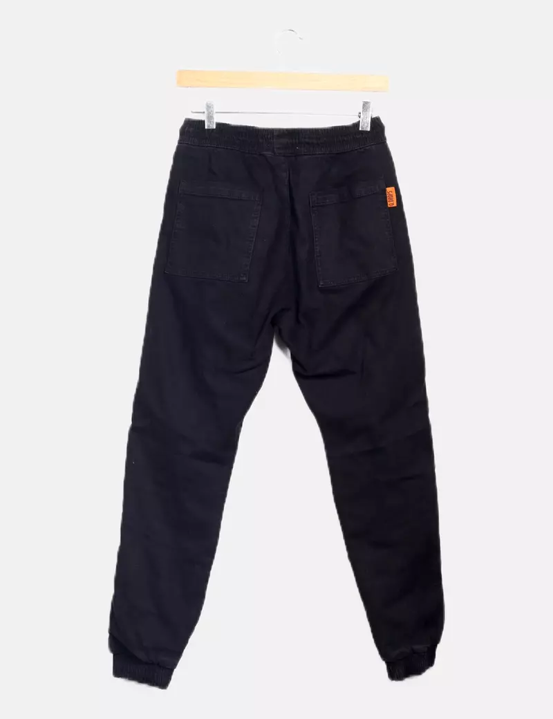 Bershka Pantalón denim negro cargo
