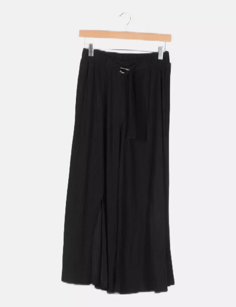 Bershka Pantalón negro plisado