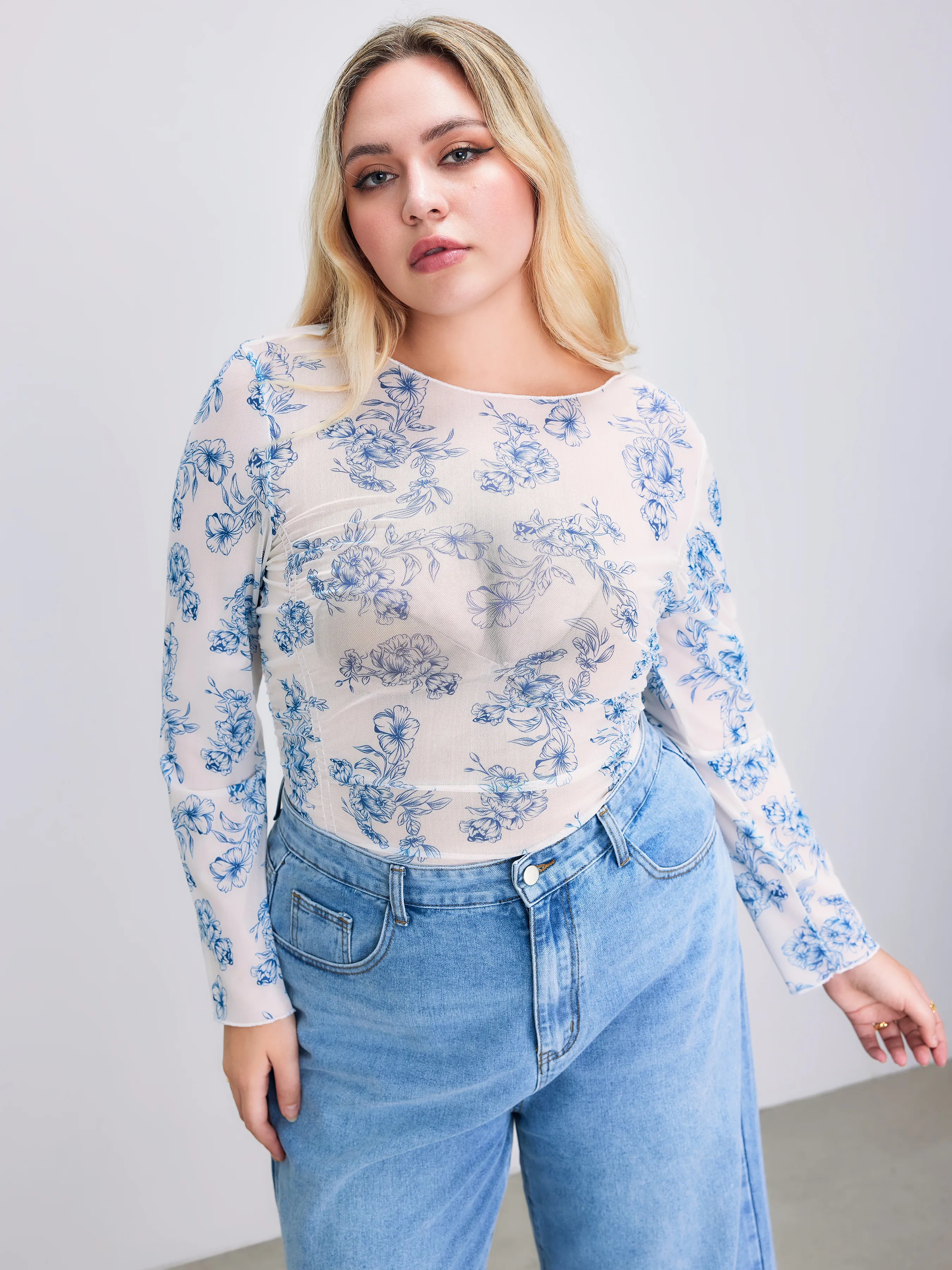  Body Floral con Cuello Alto Curvy