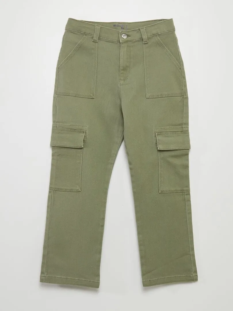 Pantalón con bolsillos con solapa - corte + cómodo - VERDE