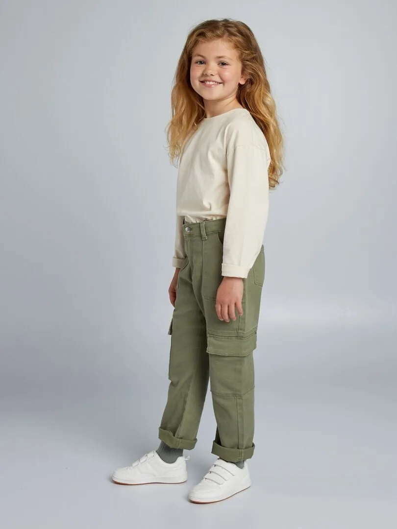 Pantalón con bolsillos con solapa - corte + cómodo - VERDE