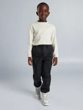 Pantalón con bolsillos con solapa - Corte más cómodo - negro